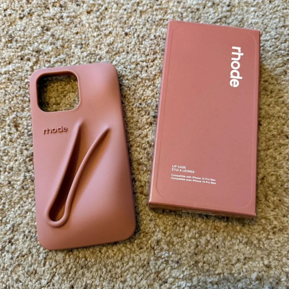 RHODE Toast Lip Phone Case Size 15 Pro Max